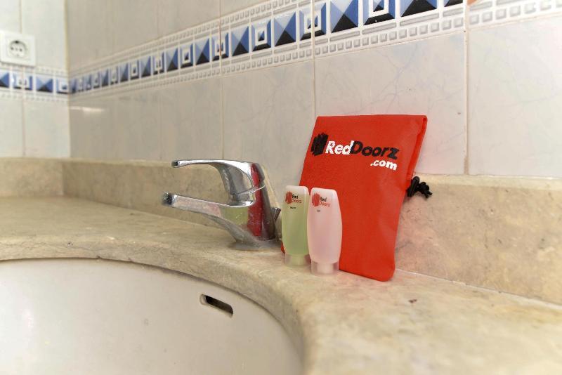 Reddoorz Plus Near Seminyak Square Denpasar Exterior foto