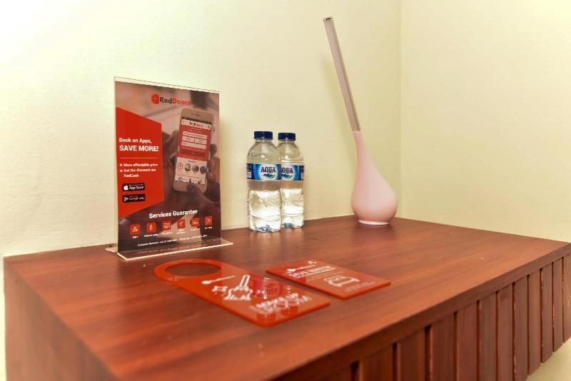 Reddoorz Plus Near Seminyak Square Denpasar Exterior foto